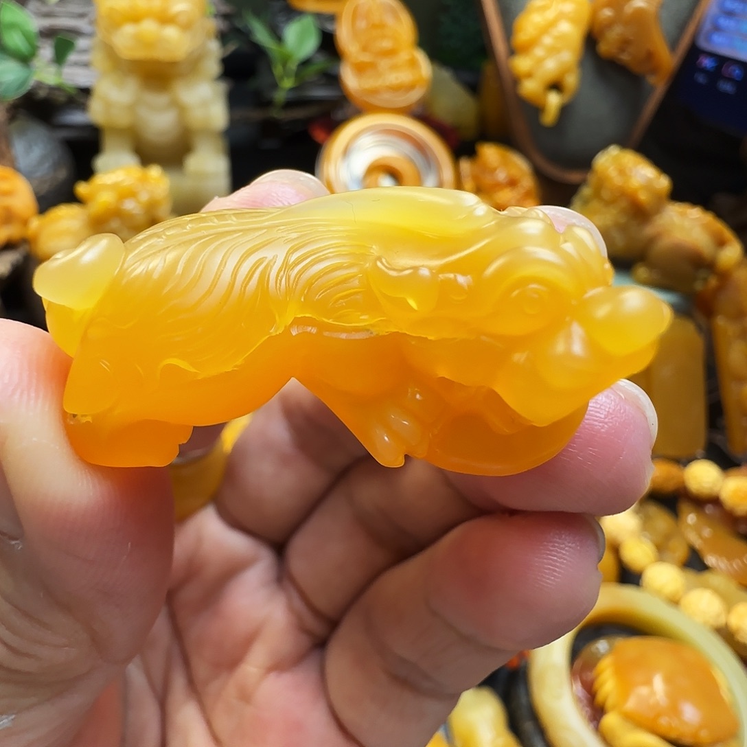 石英质玉（黄龙玉）未镶嵌吊坠缅黄 貔貅（微瑕 不退换）