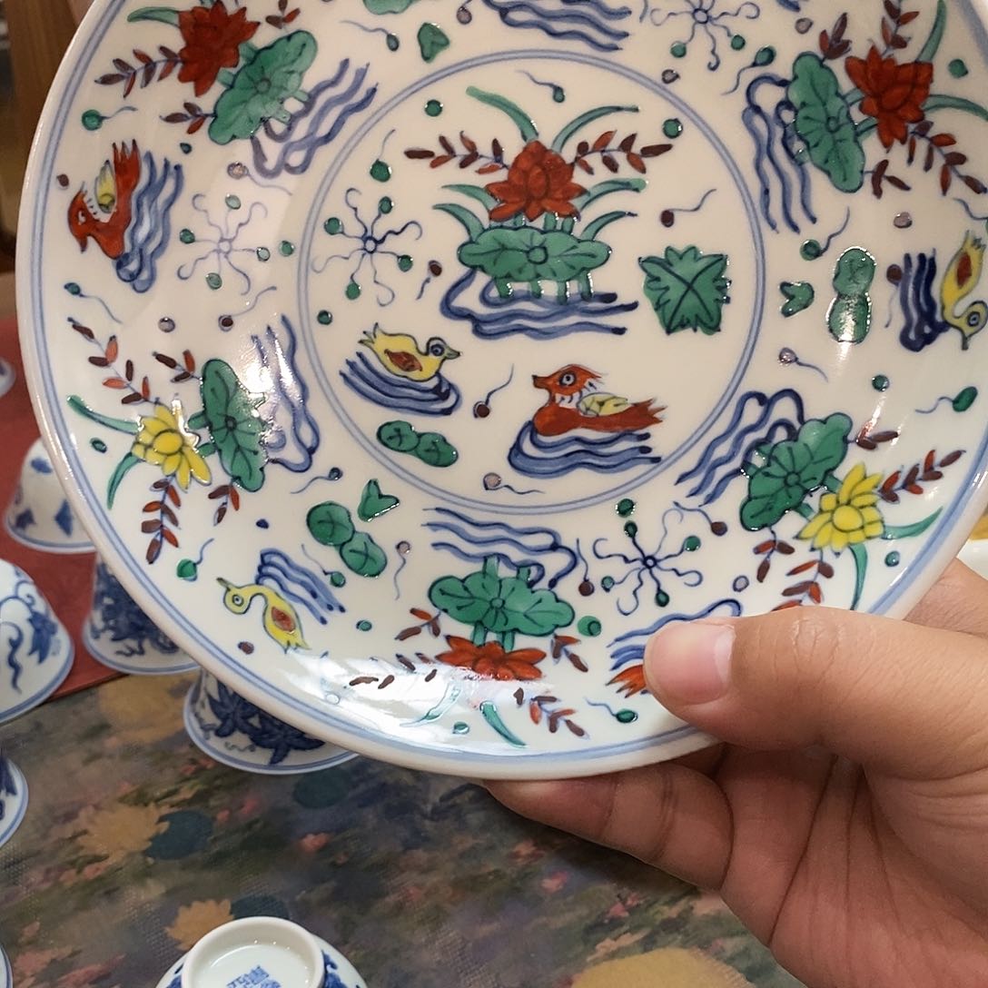 叮**东仿古斗彩鸳鸯壶承