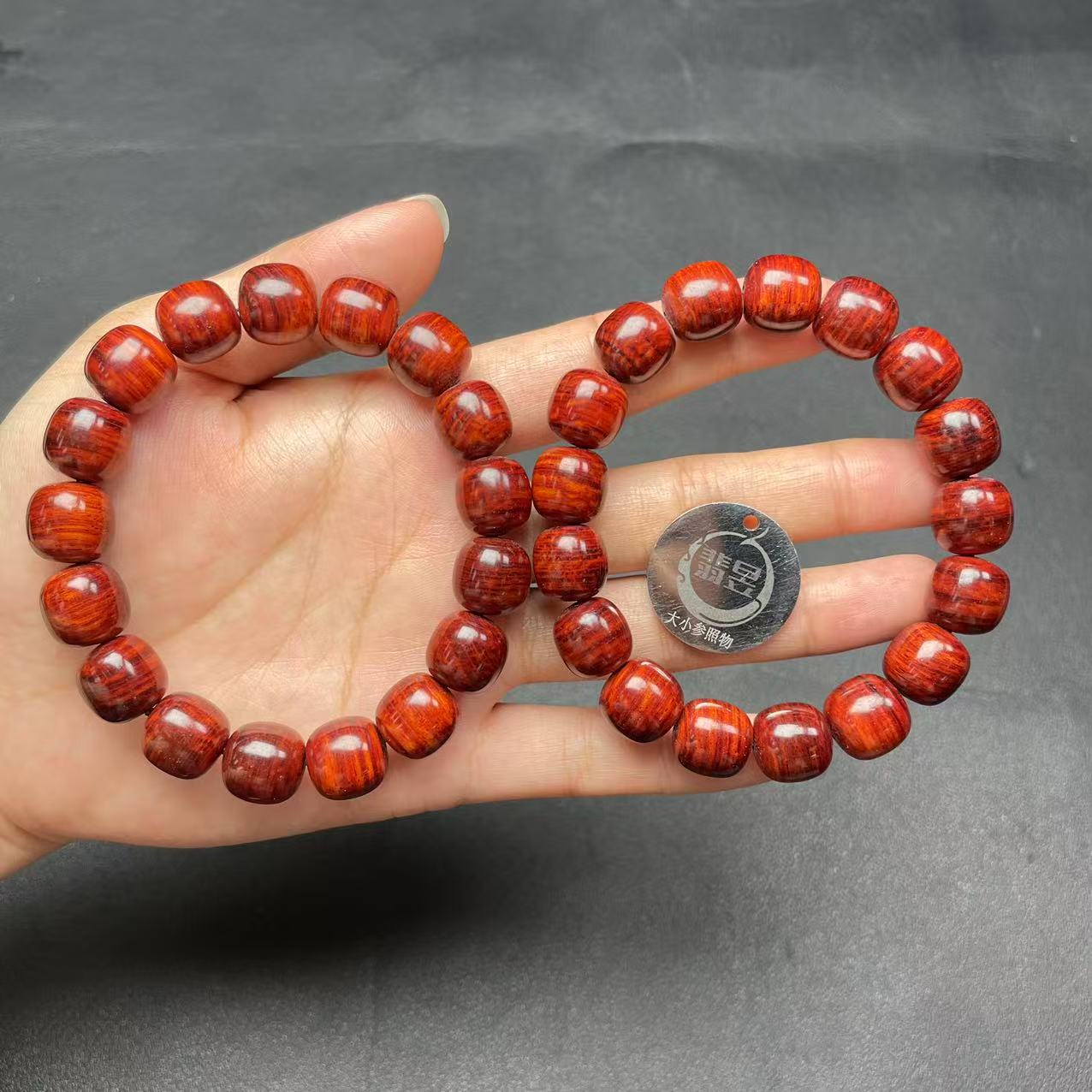 39018T09-3B22-红降花梨手串/约卡12+/约17颗/-多样性发其一