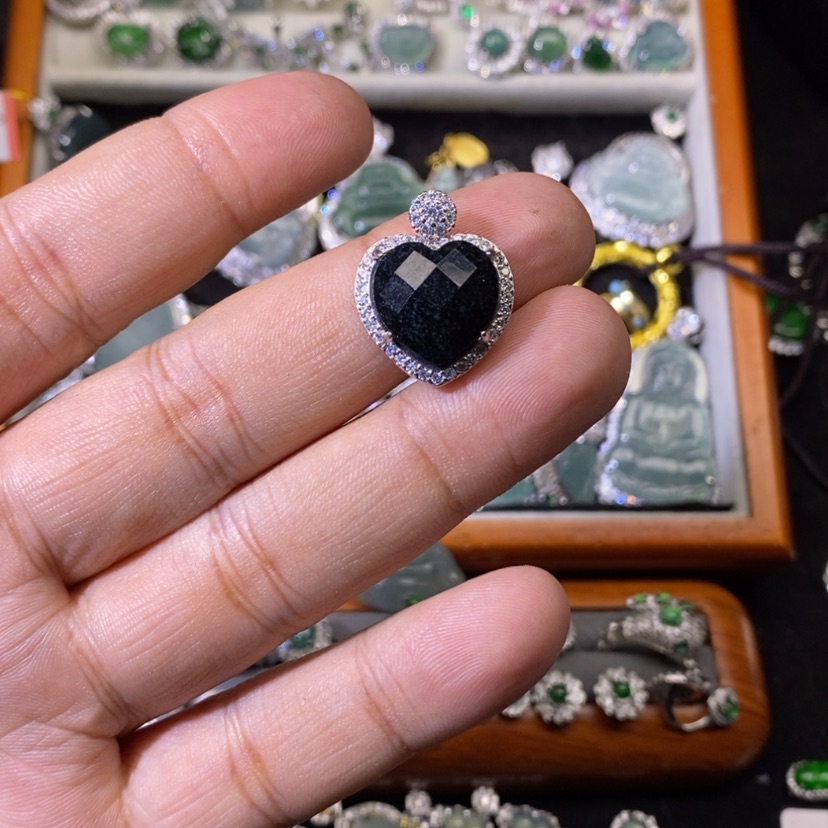 【闪购商品】翡翠颈饰未镶嵌天然