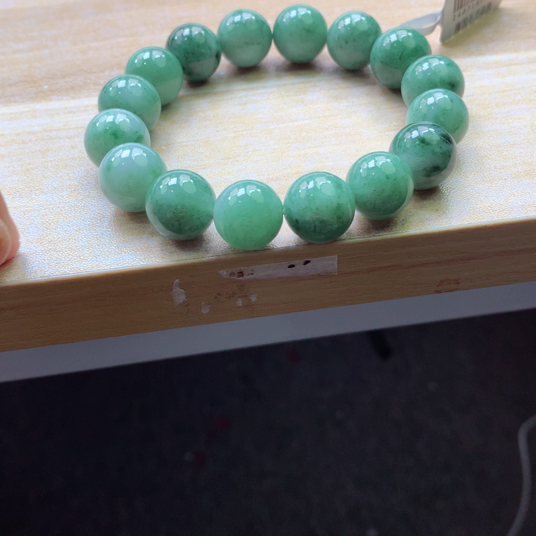 翡翠颈饰未镶嵌吊坠