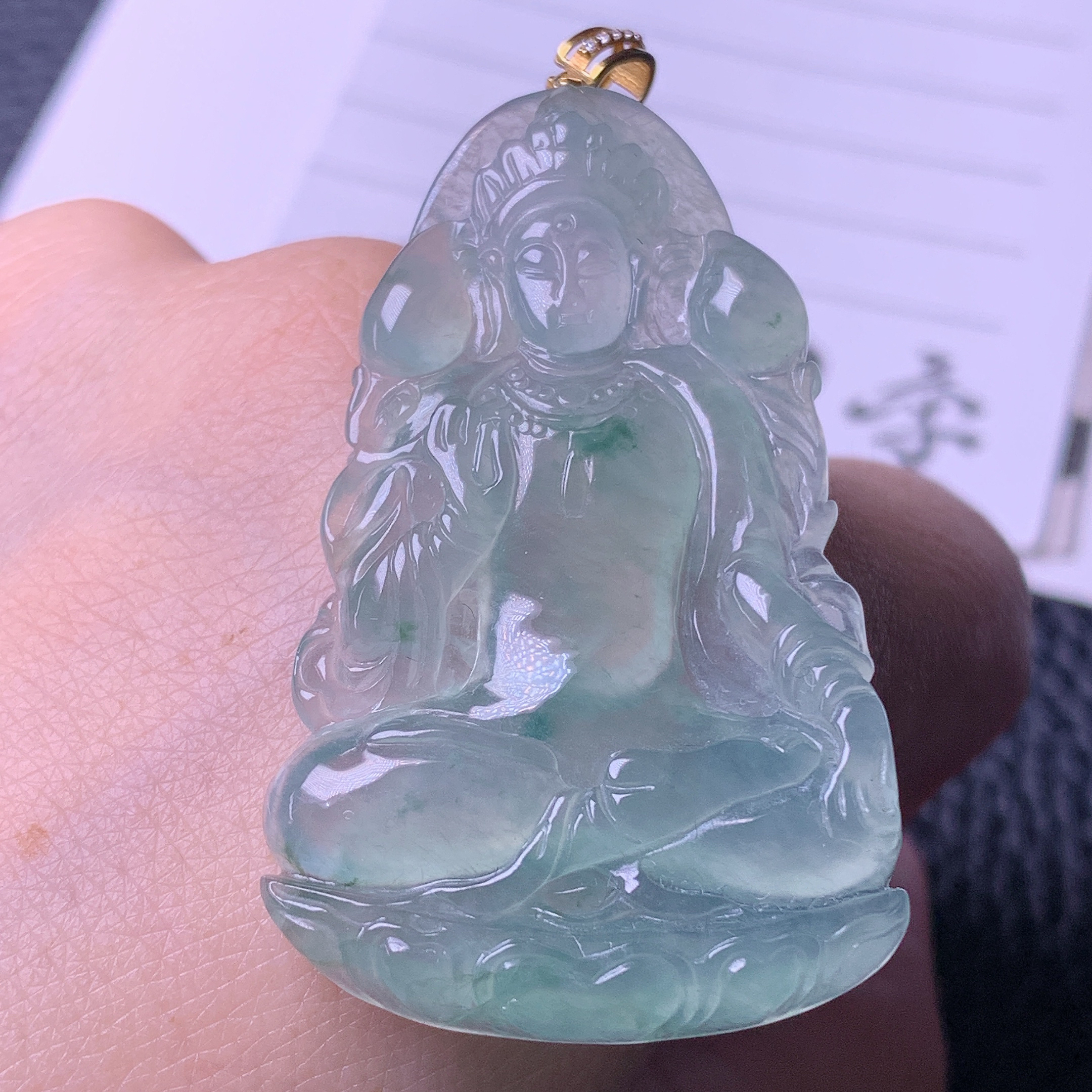 天然缅甸a货翡翠冰绿飘花度姆菩萨玉吊坠18k金扣48/29/4