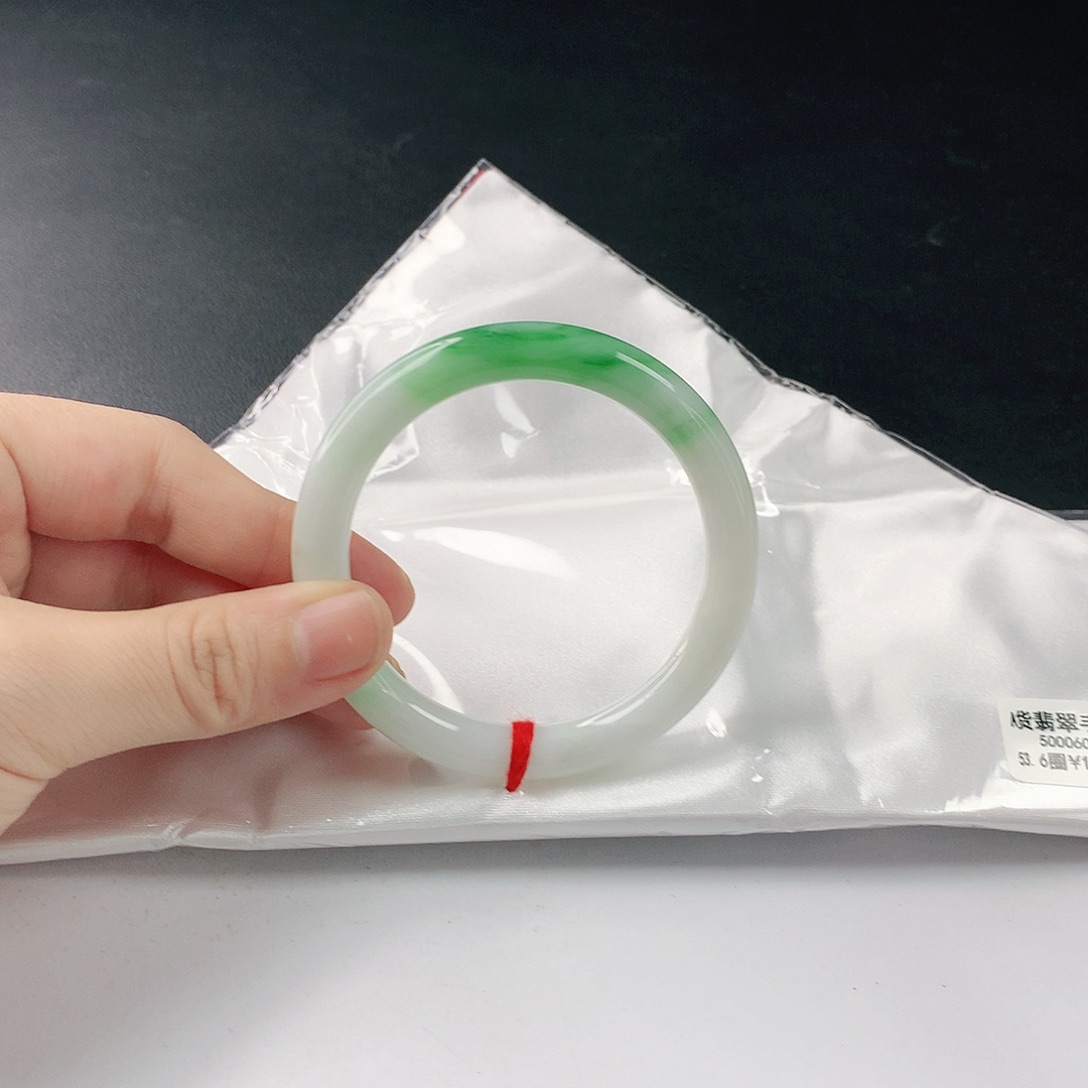 翡翠手镯未镶嵌翡翠060