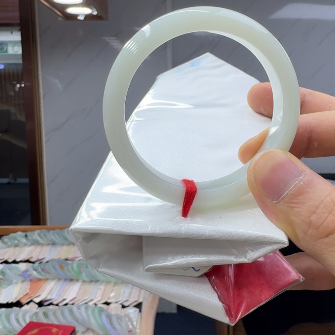 翡翠未镶嵌手镯翡翠