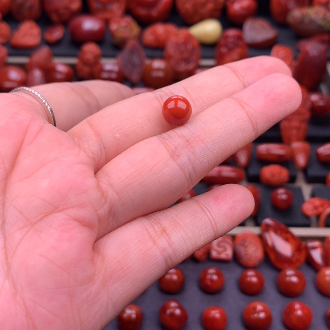 南红玛瑙未镶嵌原矿高品圆珠8mm