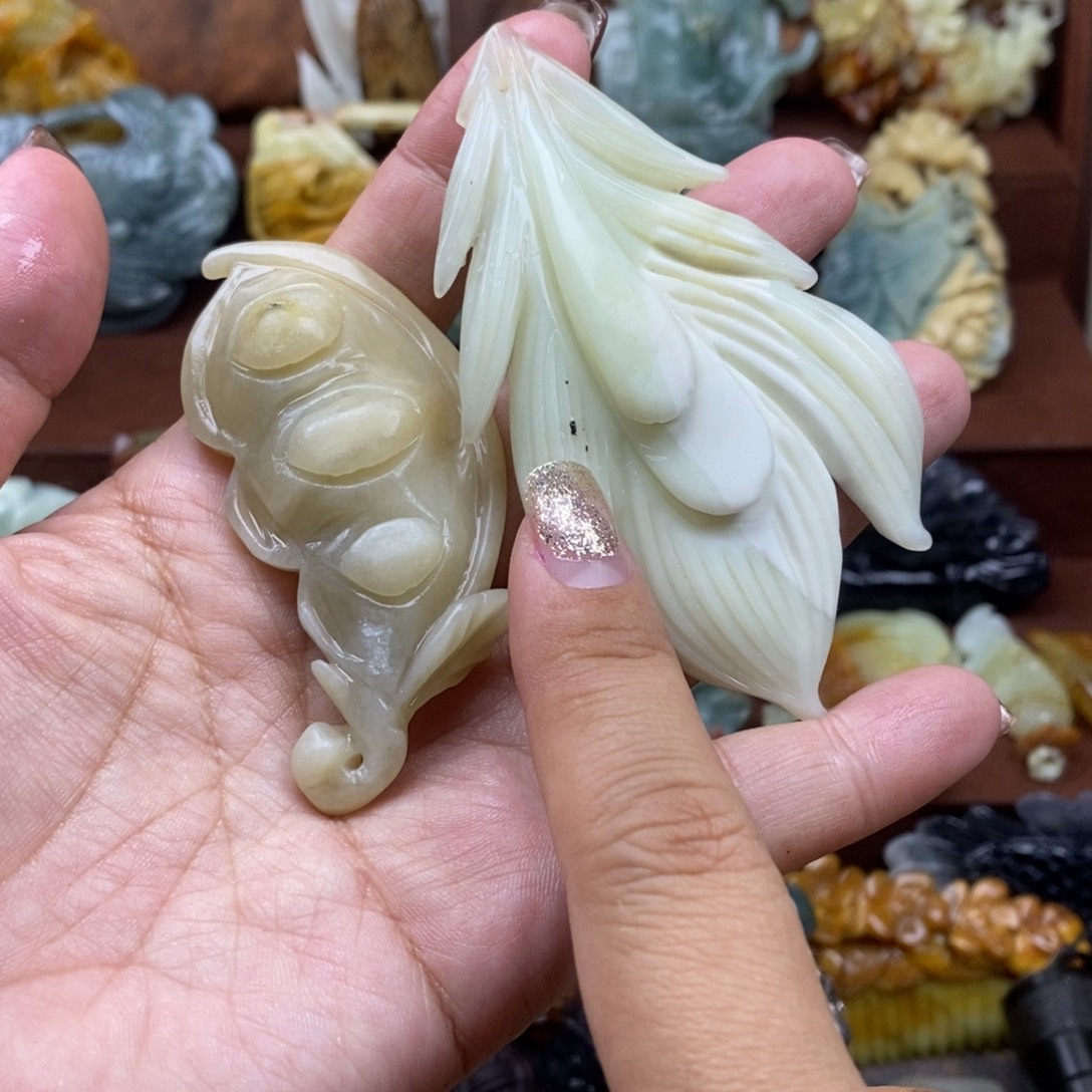 蛇纹石玉未镶嵌吊坠(不含链)微瑕