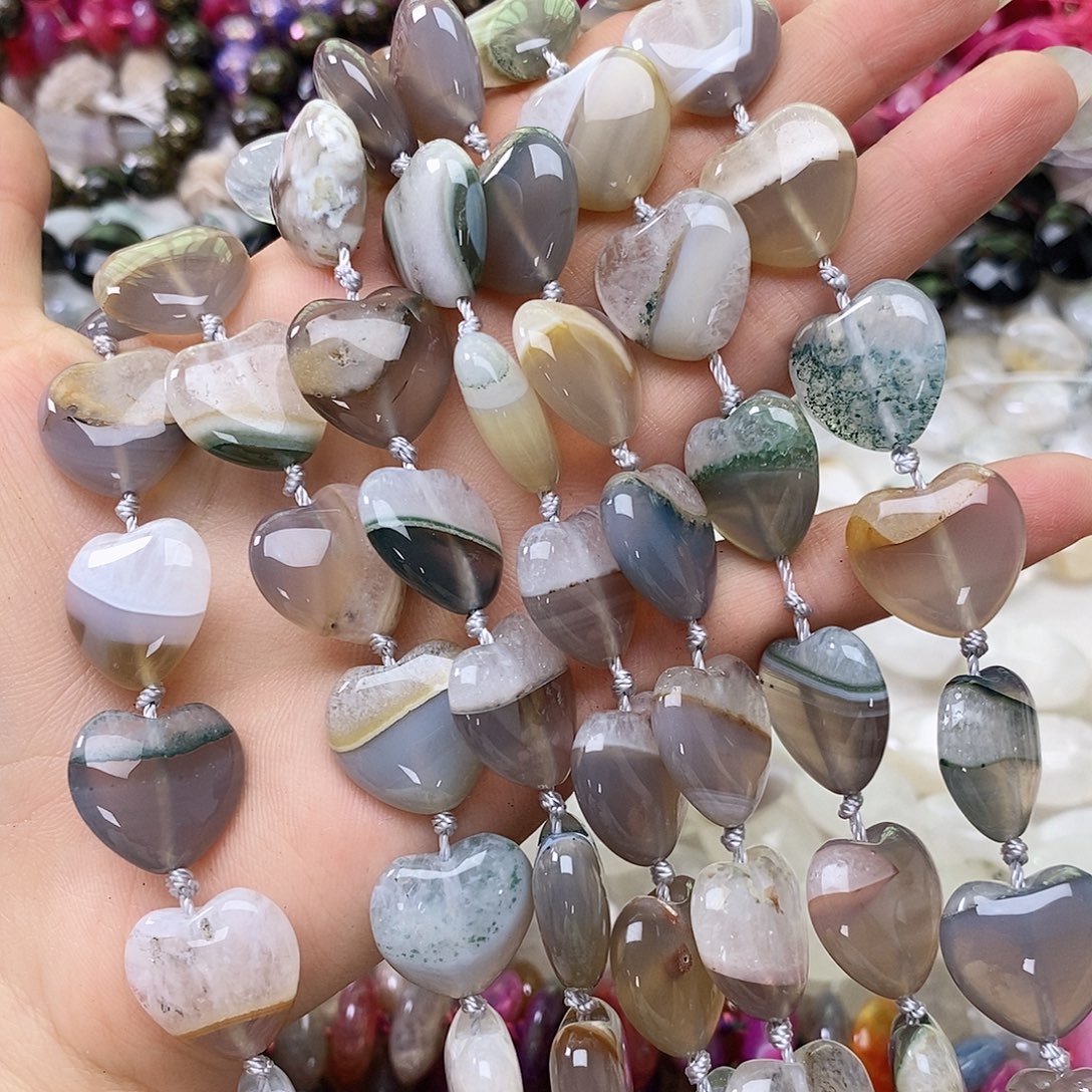 玛瑙/玉髓未镶嵌珠宝半成品玛瑙水晶共生一条