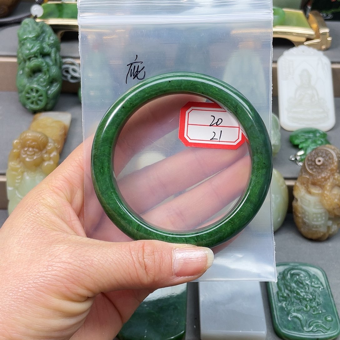 未镶嵌和田玉挂件