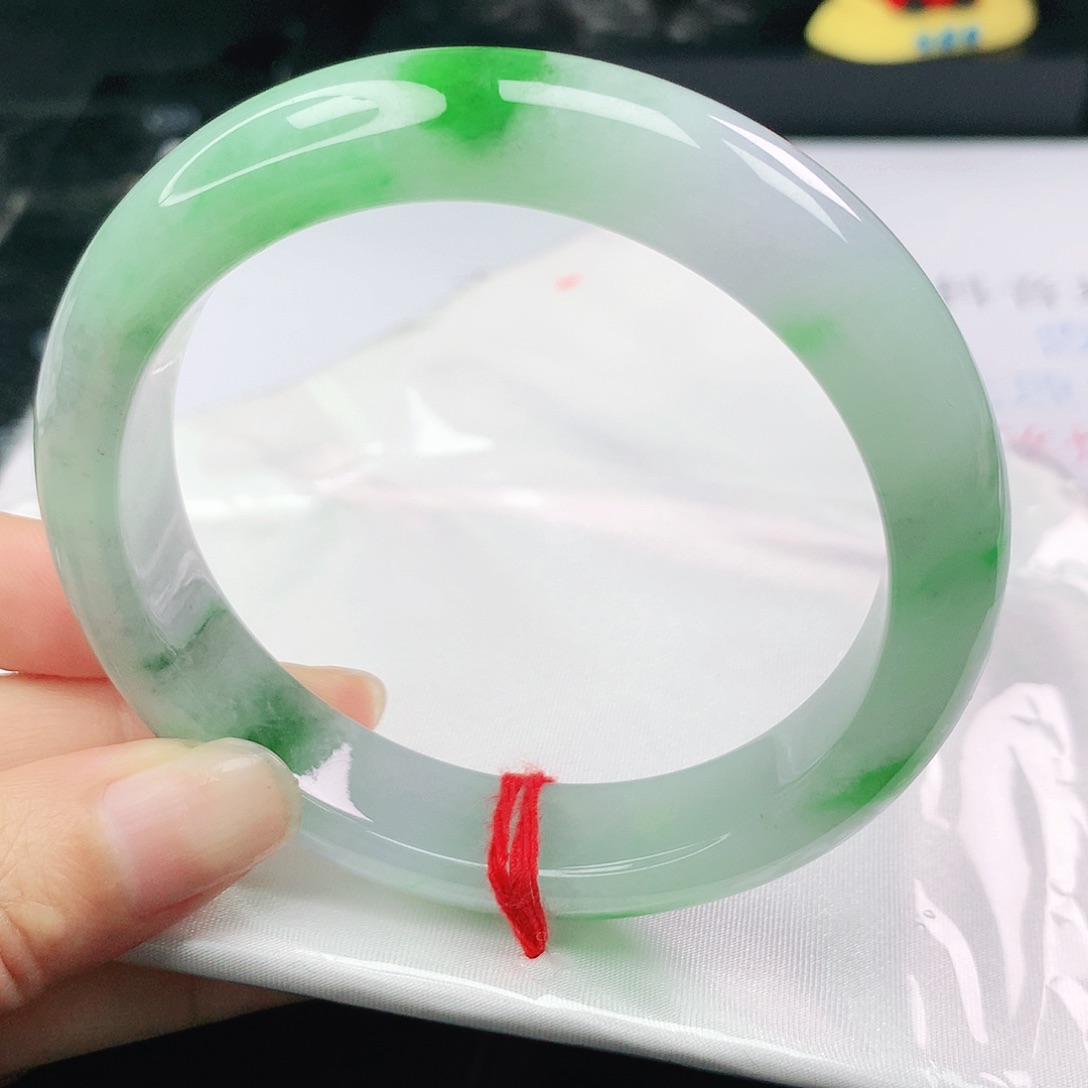 翡翠未镶嵌手镯正