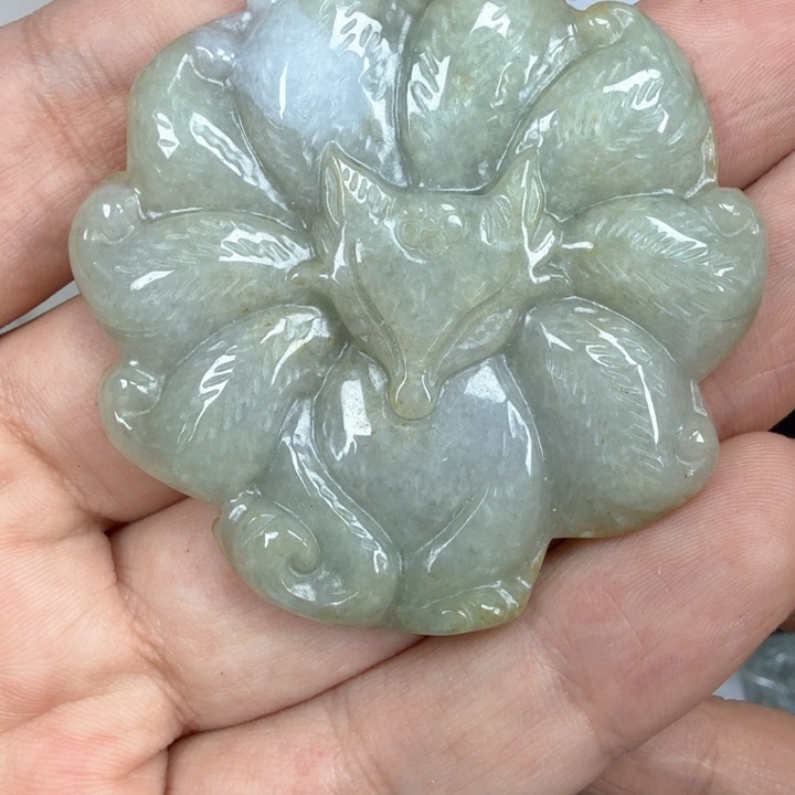 翡翠挂件未镶嵌翡翠