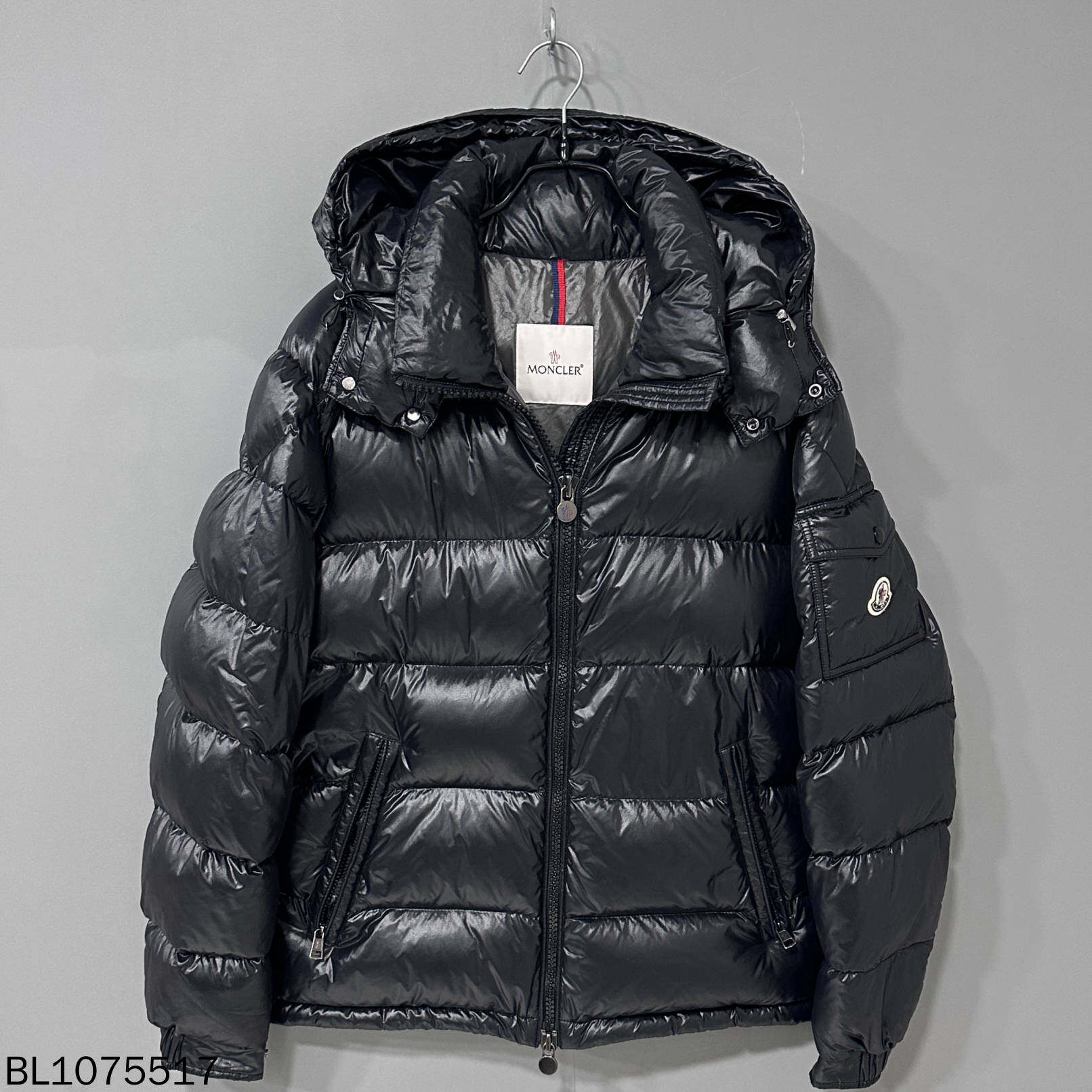 99新 MONCLER 黑色maya爆款羽绒服/3码/75517