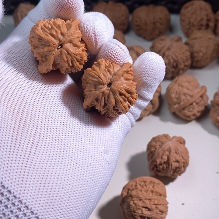 文玩核桃把件｀*野生鸡心