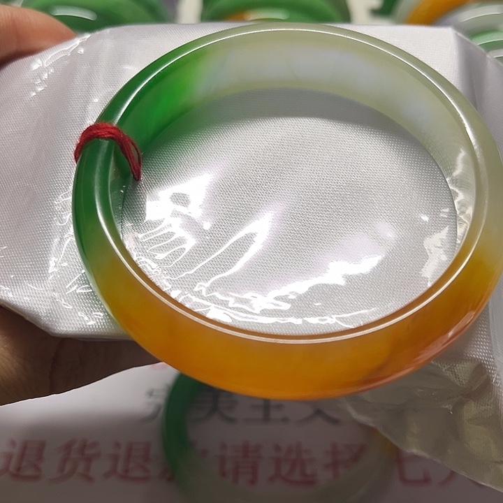未镶嵌手镯翡翠好