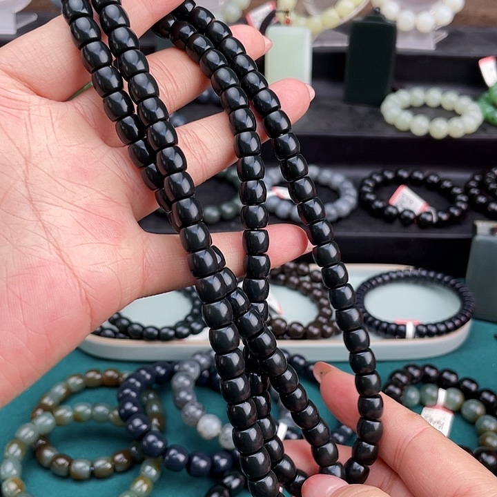 和田玉未镶嵌颈饰新疆喀拉喀什河黑青卡8