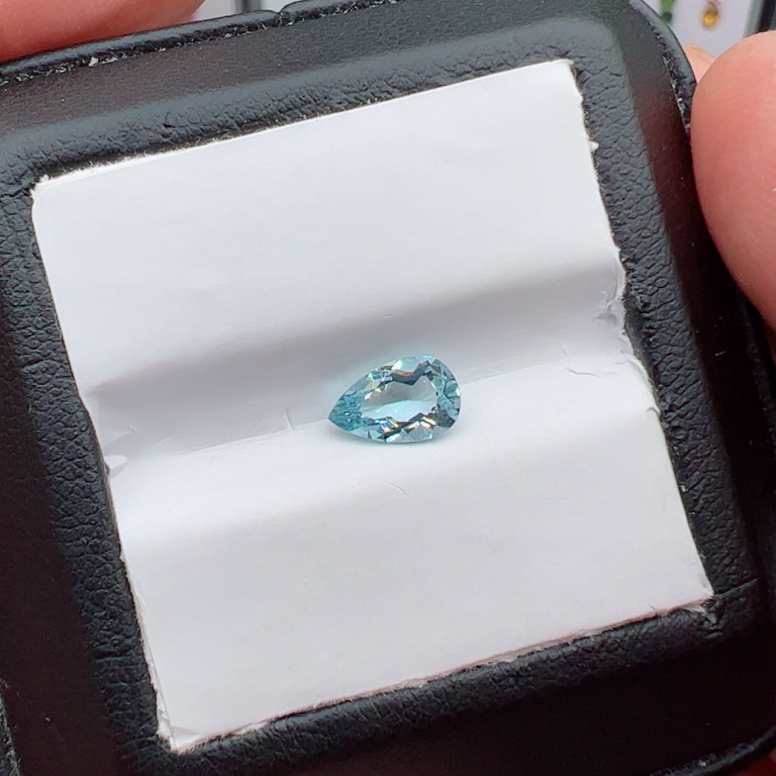 海蓝宝石裸石未镶嵌0.71克拉水滴