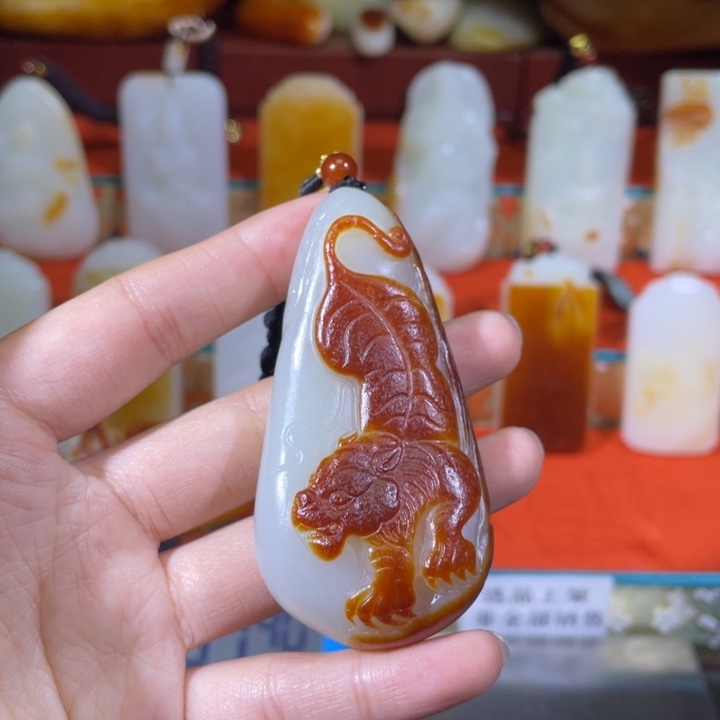 和田玉挂件未镶嵌道***。