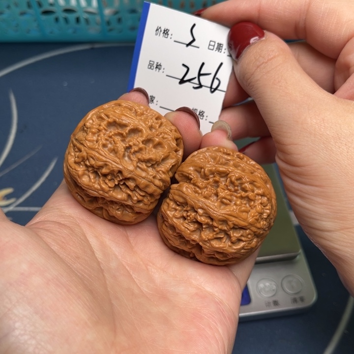 文玩核桃把件粗筋42