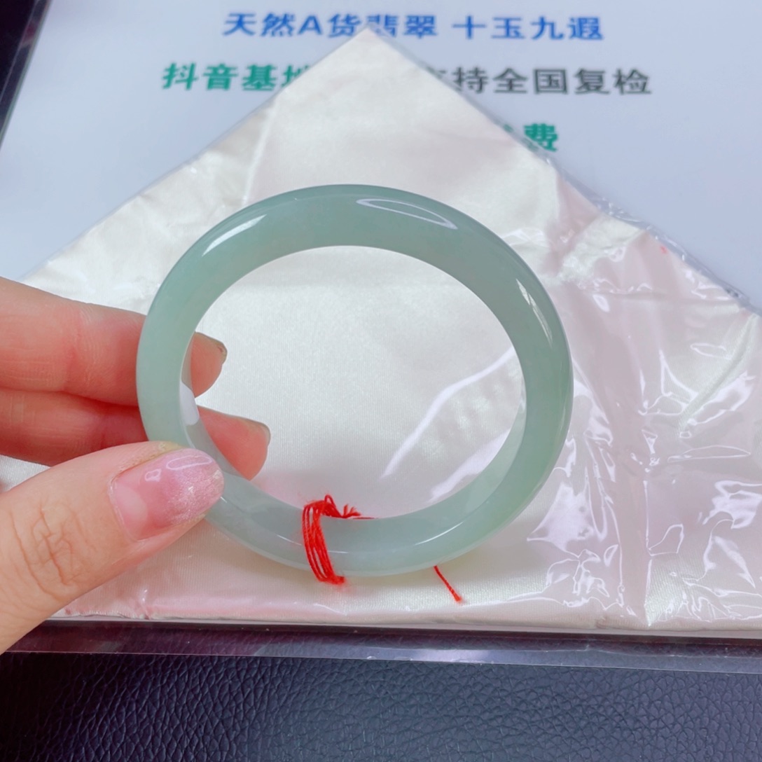 彩***朵翡翠手镯未镶嵌天然