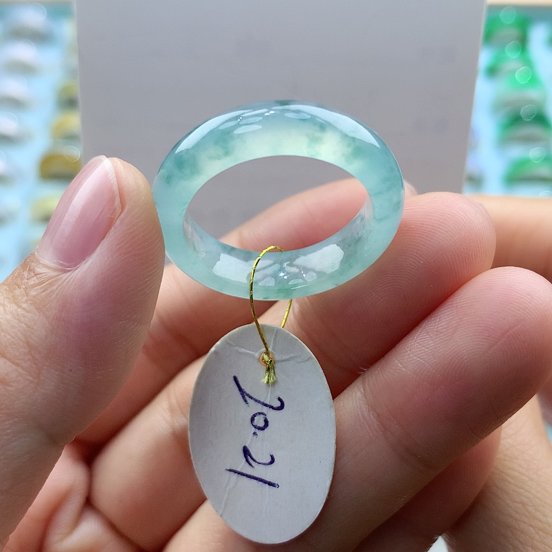 翡翠戒指未镶嵌2021圈