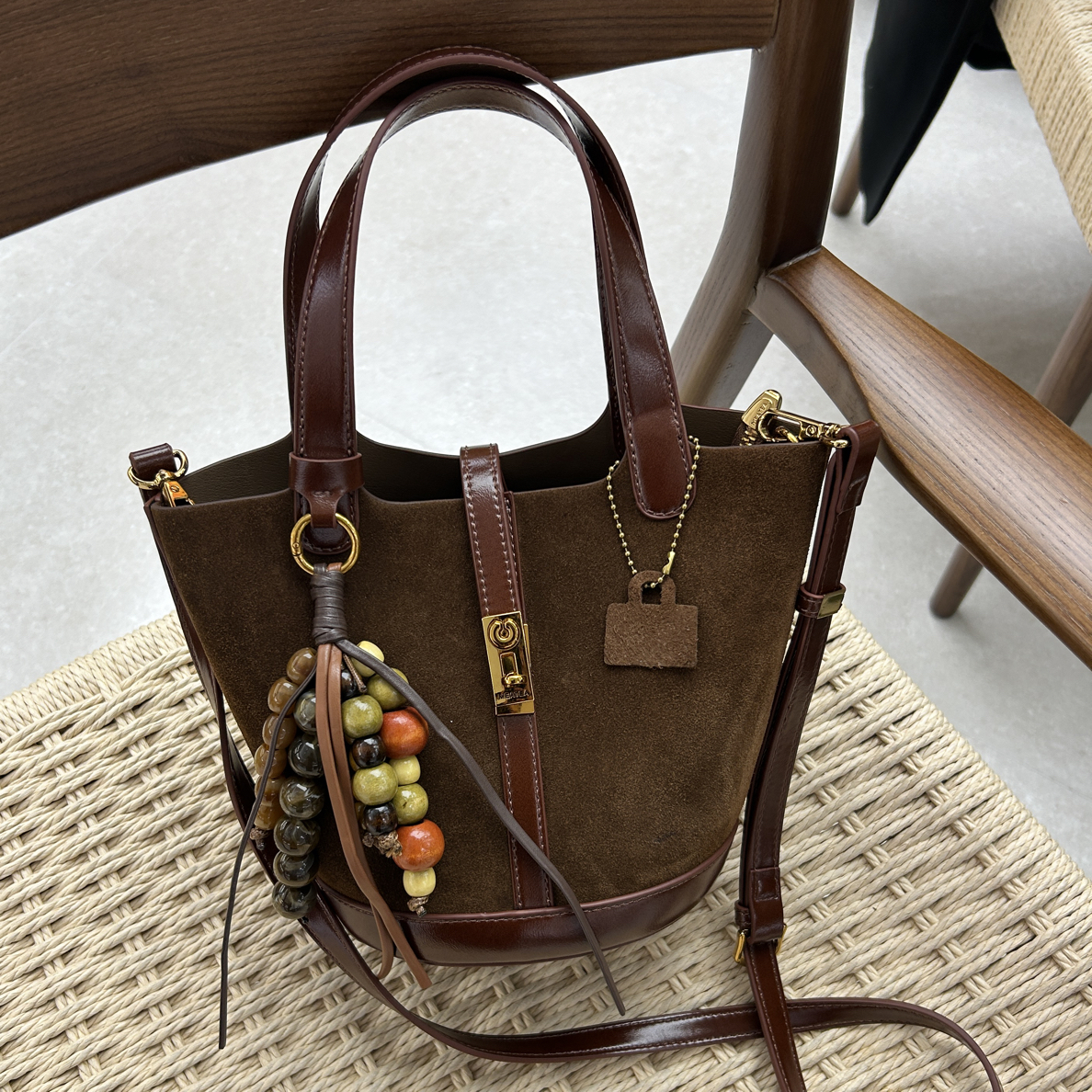 【胖哥推荐】手提斜挎轻奢风磨砂水桶菜篮子