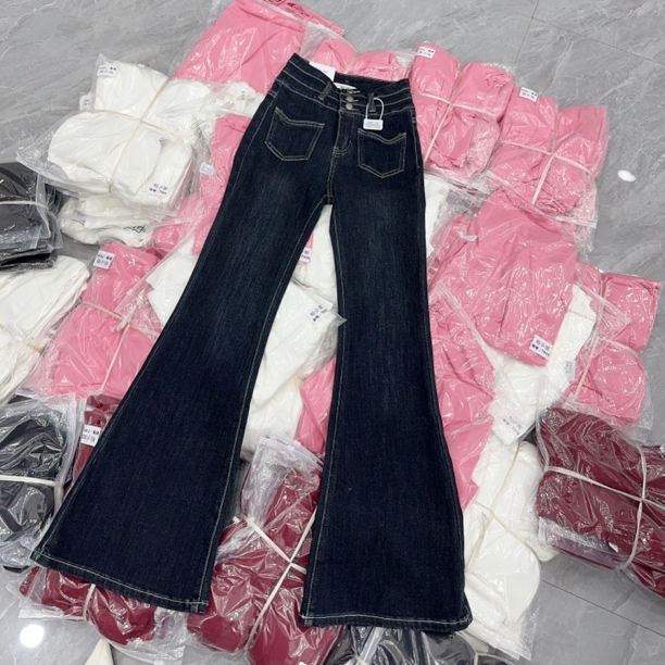 【相老板】精选新品-8091-秋款三粒扣子牛仔喇叭裤