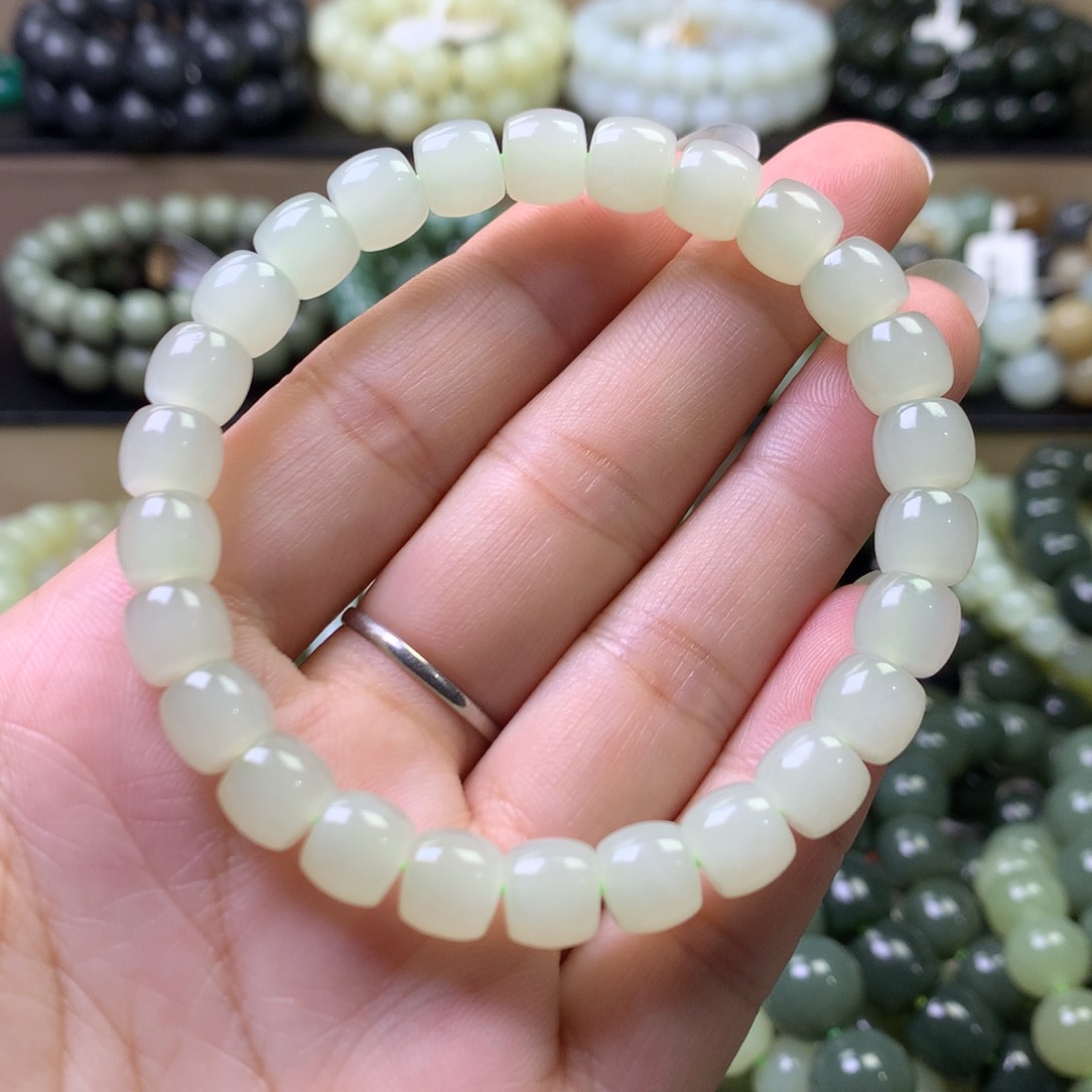 未镶嵌和田玉手链