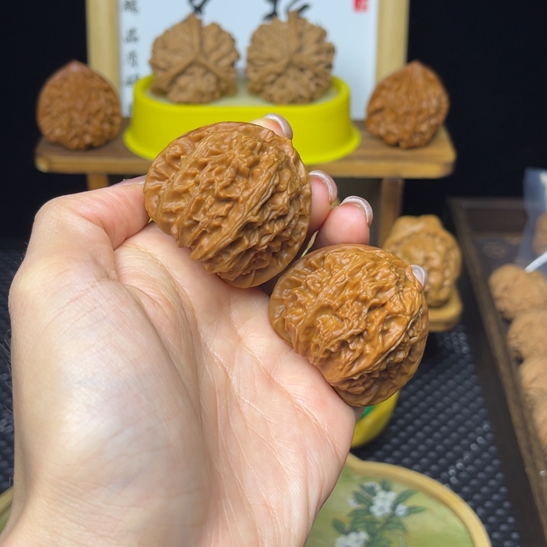 O***n吊坠文玩核桃三角白42打底微微修