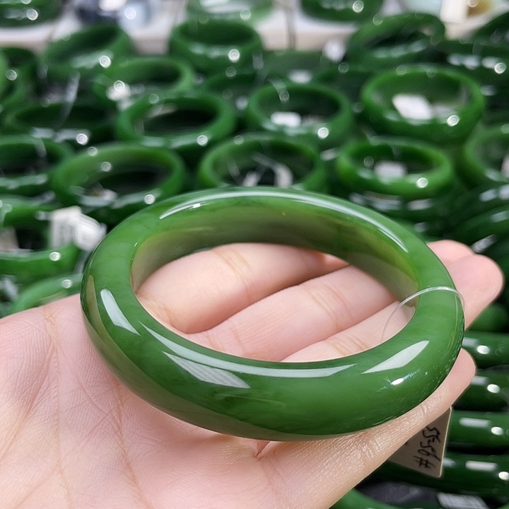 未镶嵌手镯和田玉（碧玉）