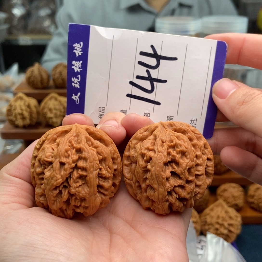 文玩核桃吊坠42粗筋