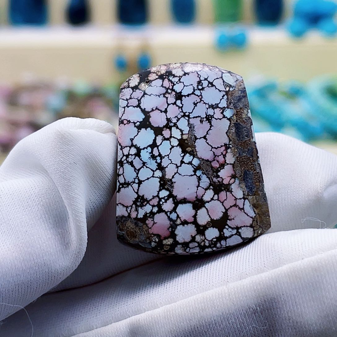 绿松石未镶嵌颈饰