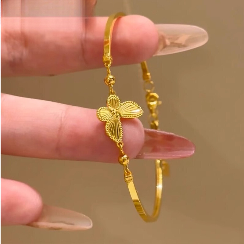 蝴蝶手镯女在逃公主送女友生日礼物