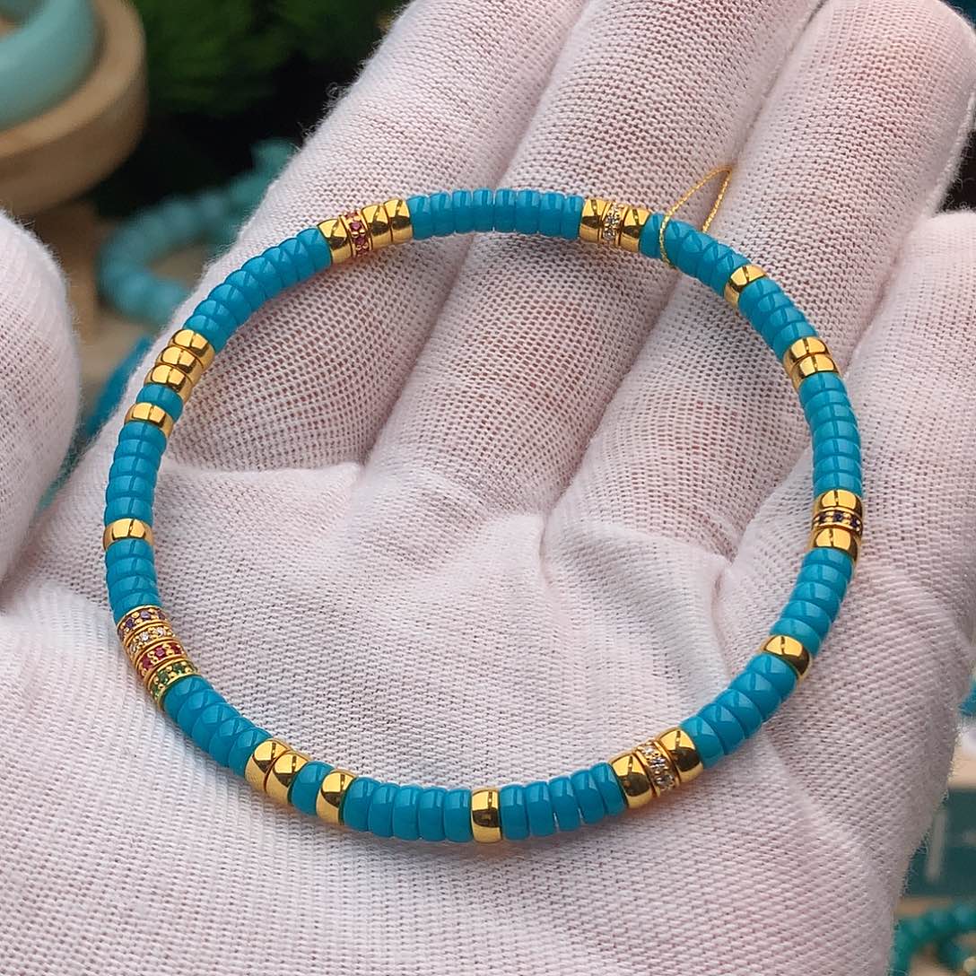 绿松石未镶嵌颈饰