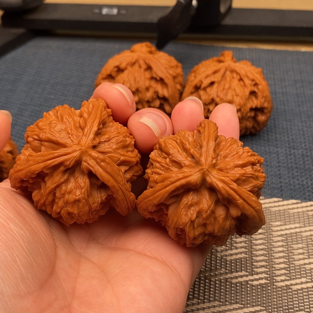 苦***啡文玩核桃吊坠三棱