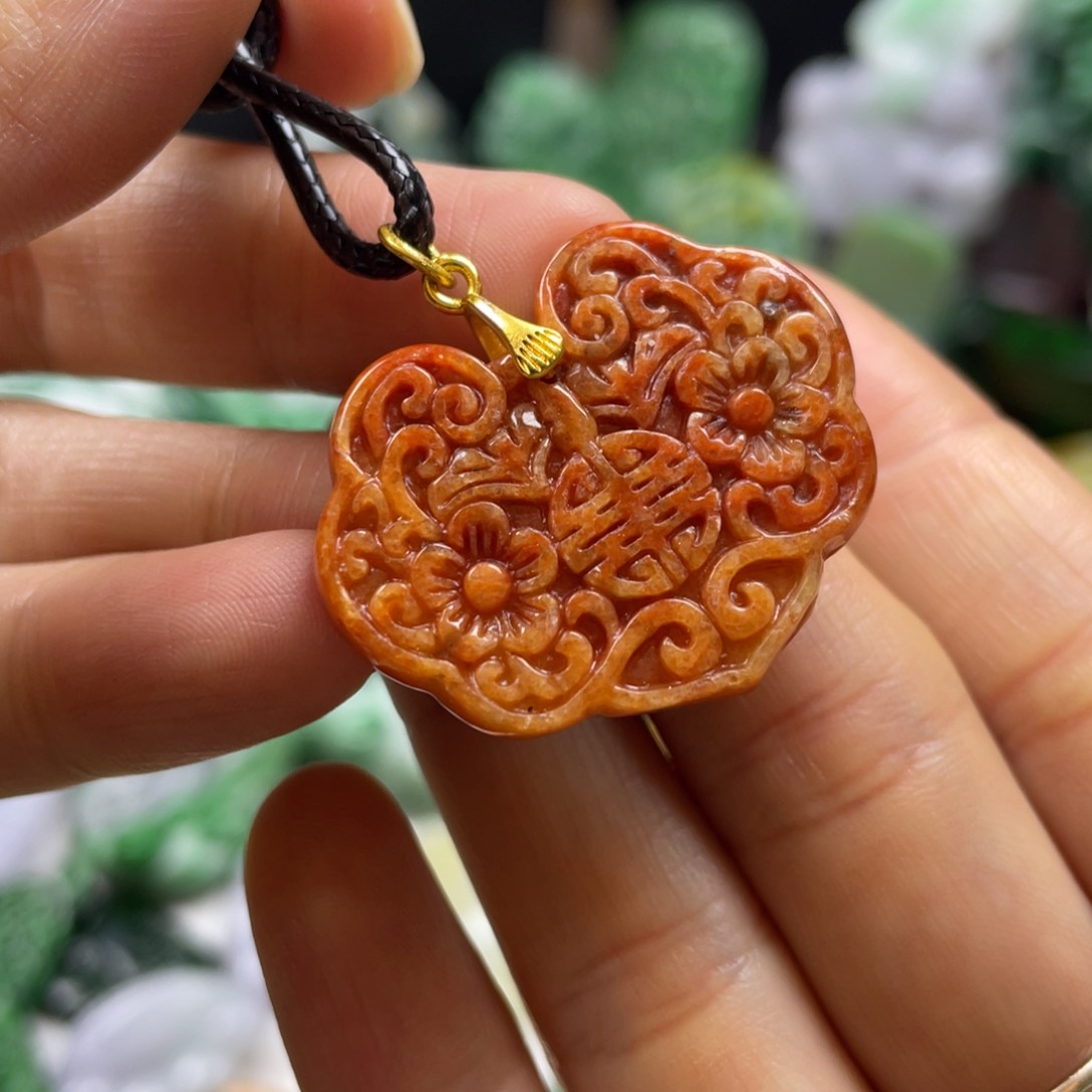 翡翠颈饰未镶嵌牌子