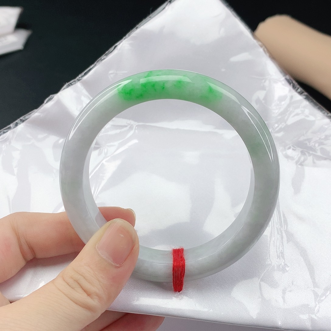 翡翠手镯未镶嵌翡翠106