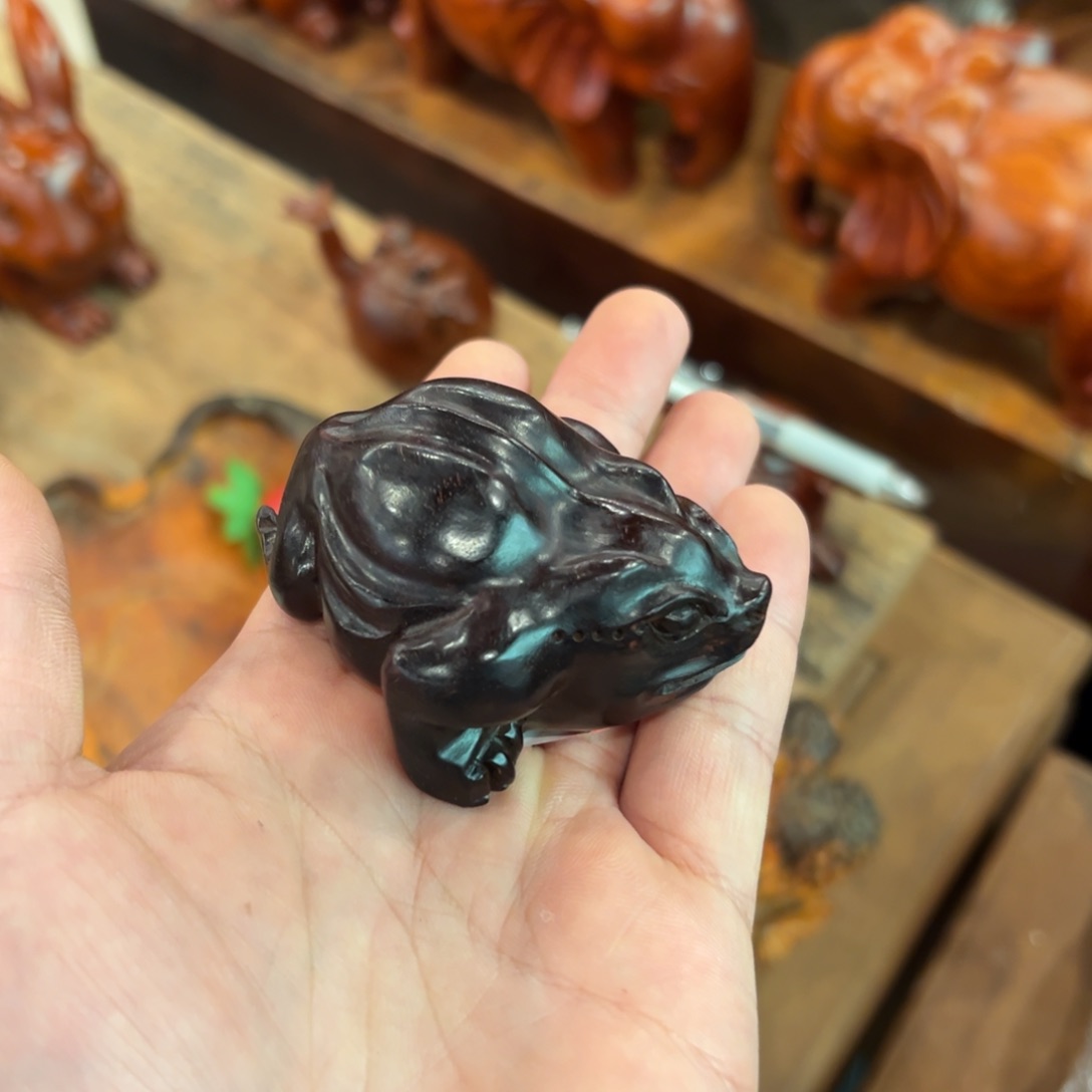 交趾黄檀（大红酸枝）峪****）小叶紫檀