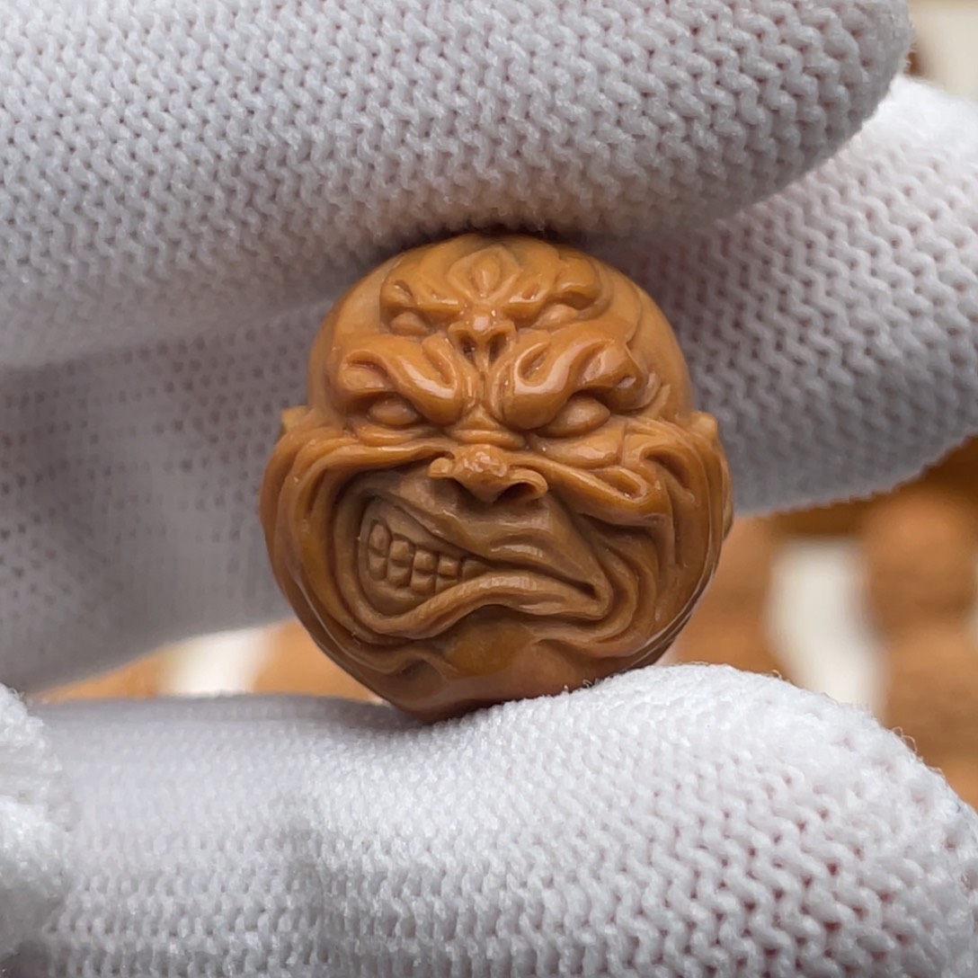 文玩核桃吊坠猴头核桃雕刻