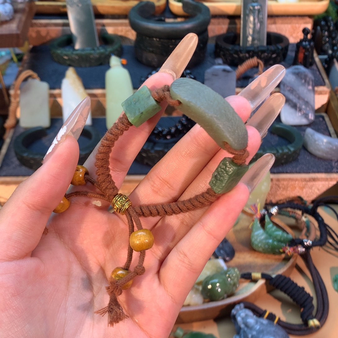 和田玉（糖玉）未镶嵌挂件