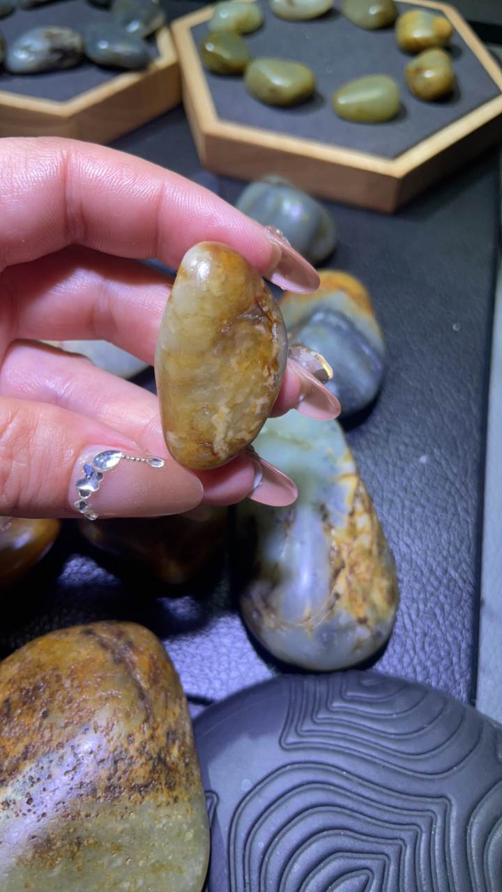 天然和田玉玉石吊坠