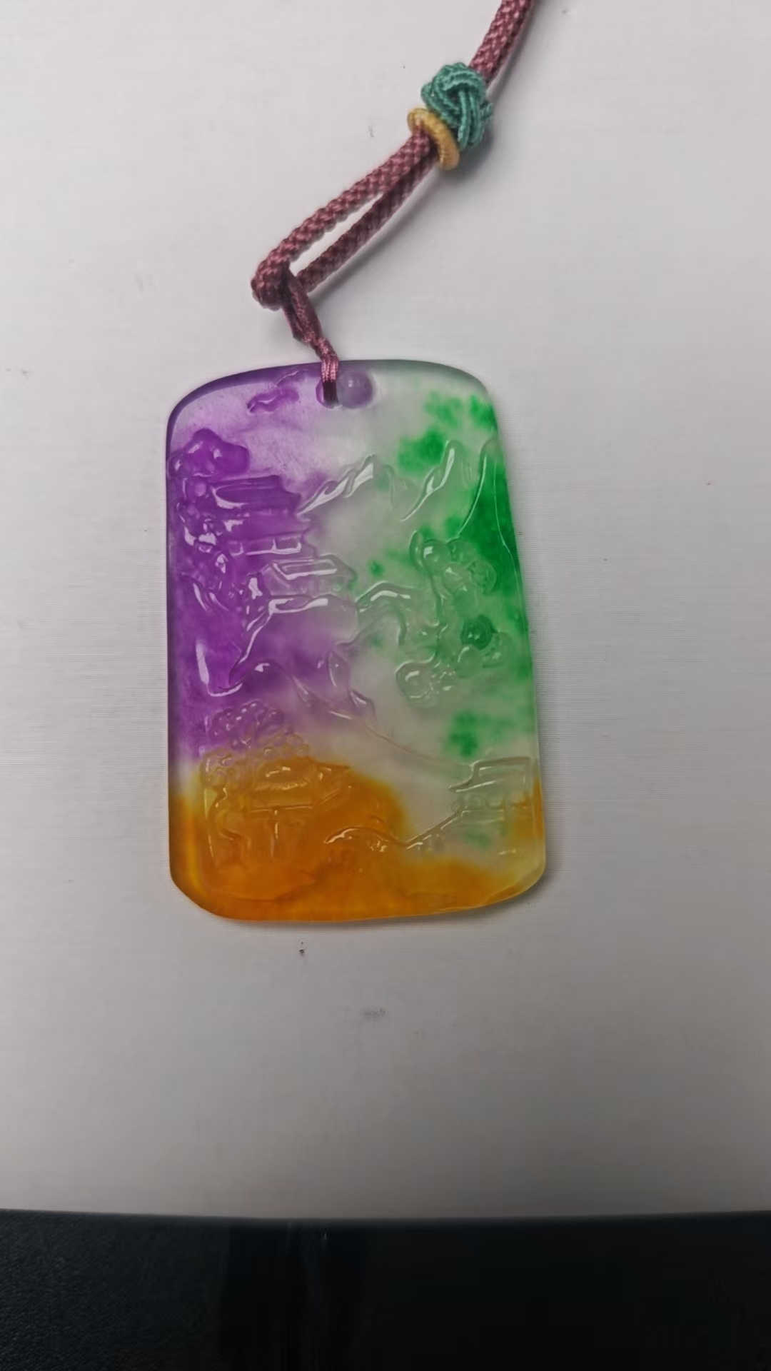 YY15翡翠常规吊坠【邂逅翡翠高冰吊坠，冰透绿意，开启浪漫时光】
