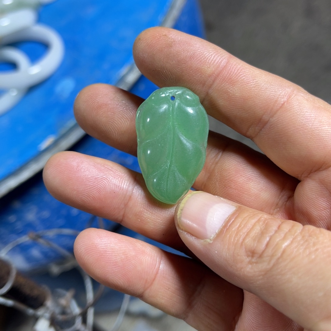 硅化玉未镶嵌颈饰