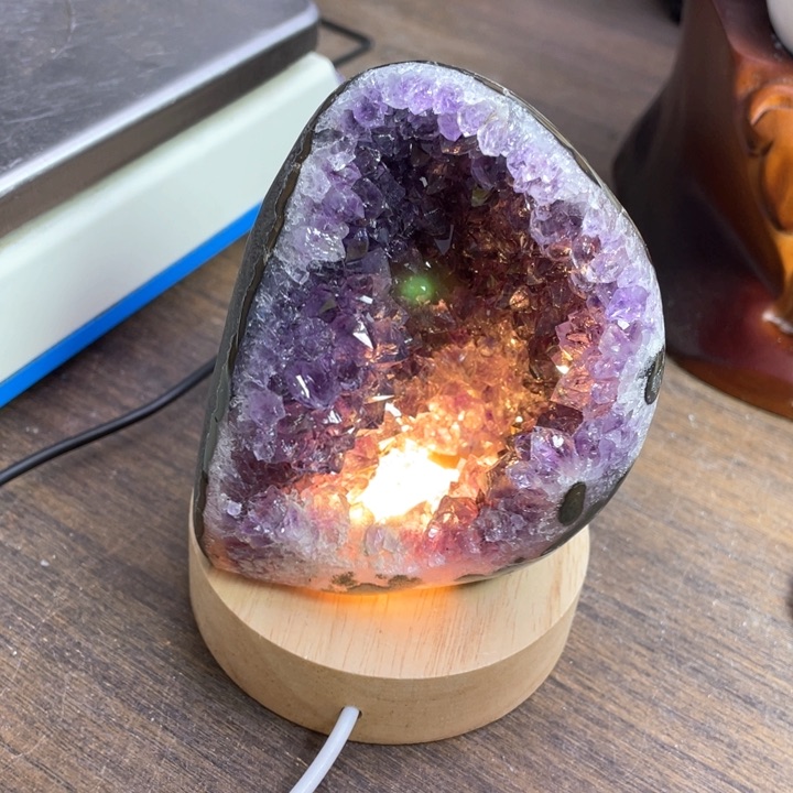 水晶摆件未镶嵌捡漏