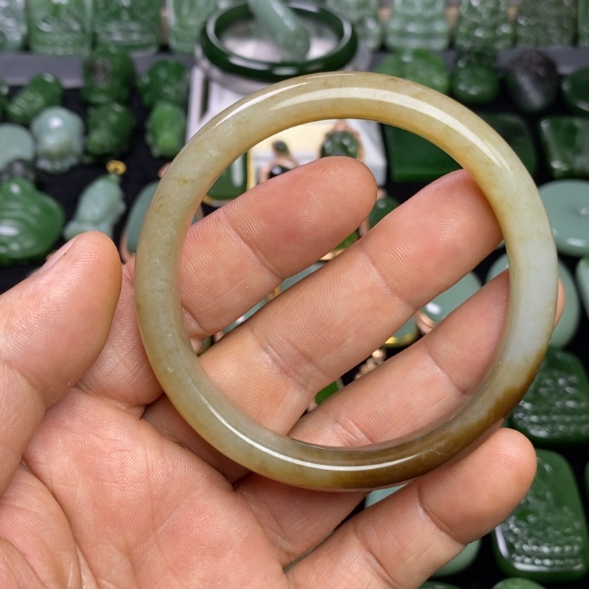 【闪购商品】和田玉手镯未镶嵌漫***路