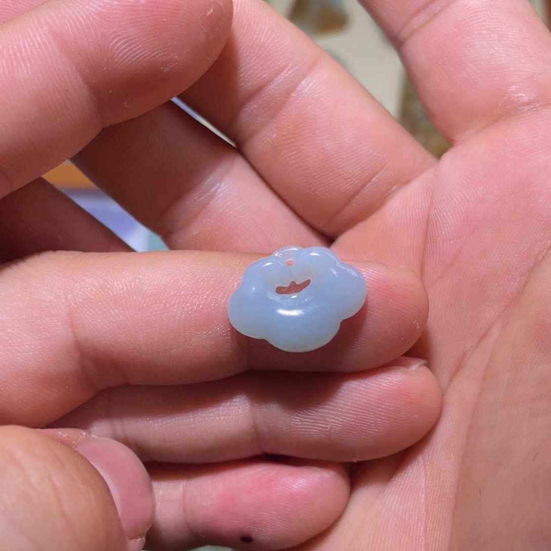 翡翠颈饰未镶嵌如意头