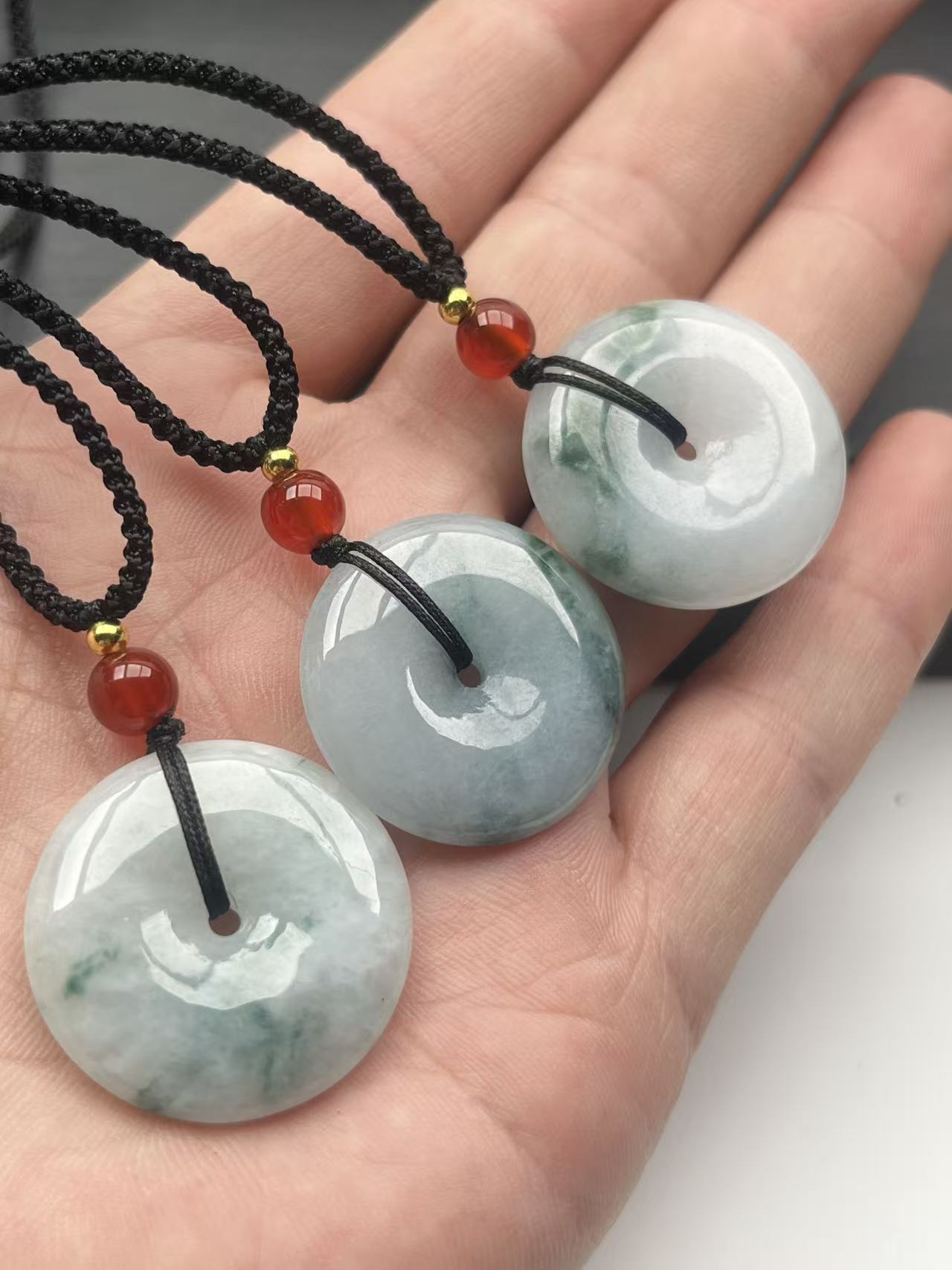 天然翡翠A货平安扣简约带飘花工厂货源低于批发价男女老少通用款