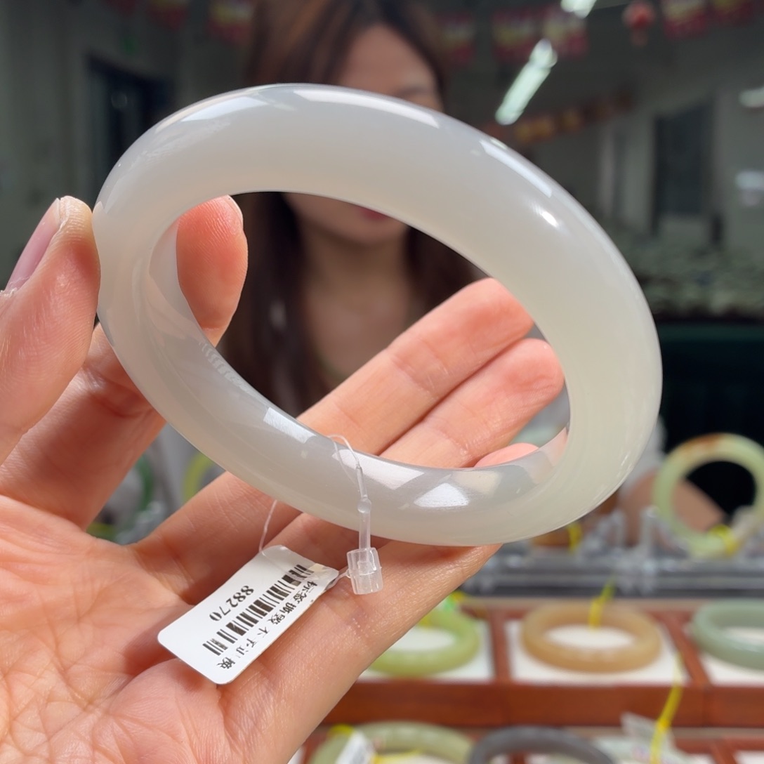 和田玉手镯未镶嵌56 57