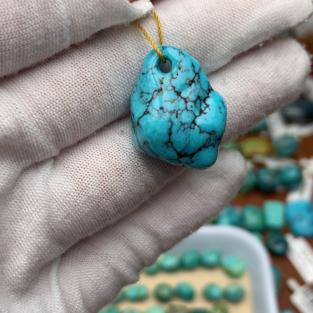 绿松石未镶嵌珠宝奇石