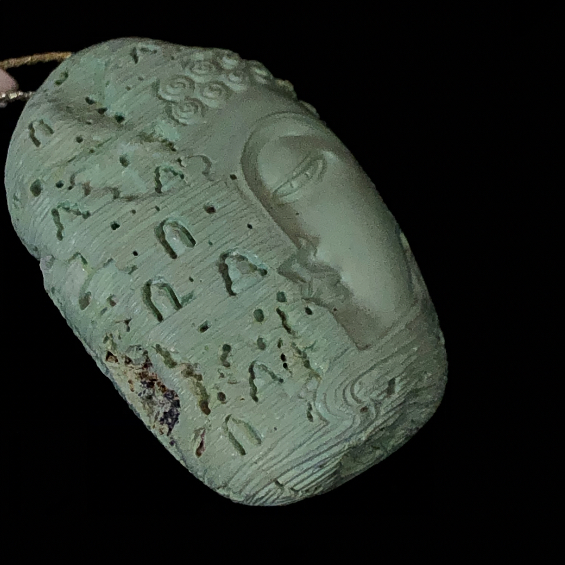 原矿绿松石郧西菜籽黄万佛朝宗挂件尺寸:长40.5宽24.7厚13.8mm