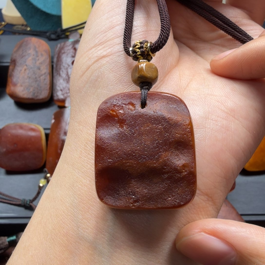 琥珀吊坠(赠链)未镶嵌