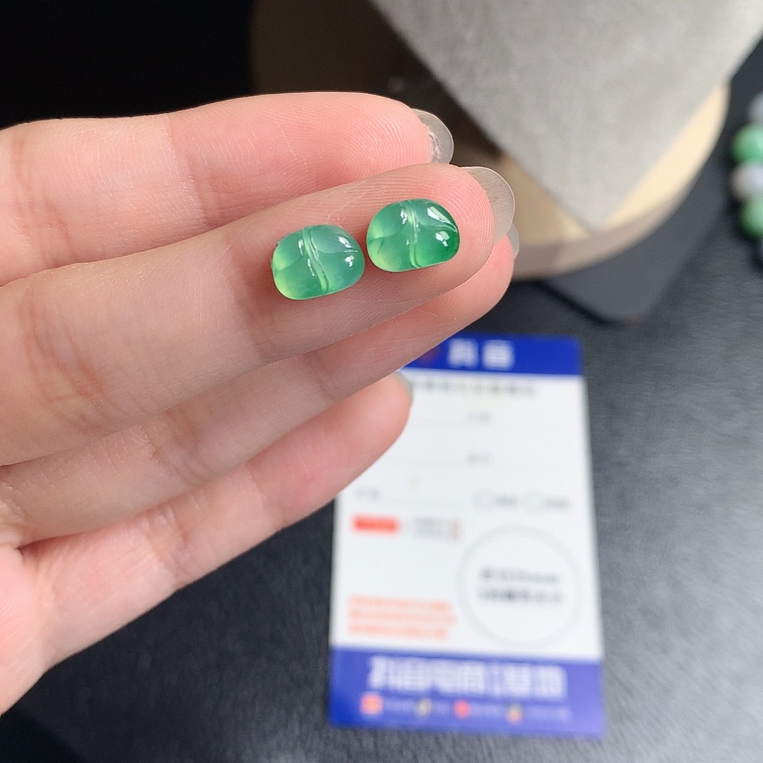 翡翠裸石缅甸天然A货翡翠冰种叶子一对